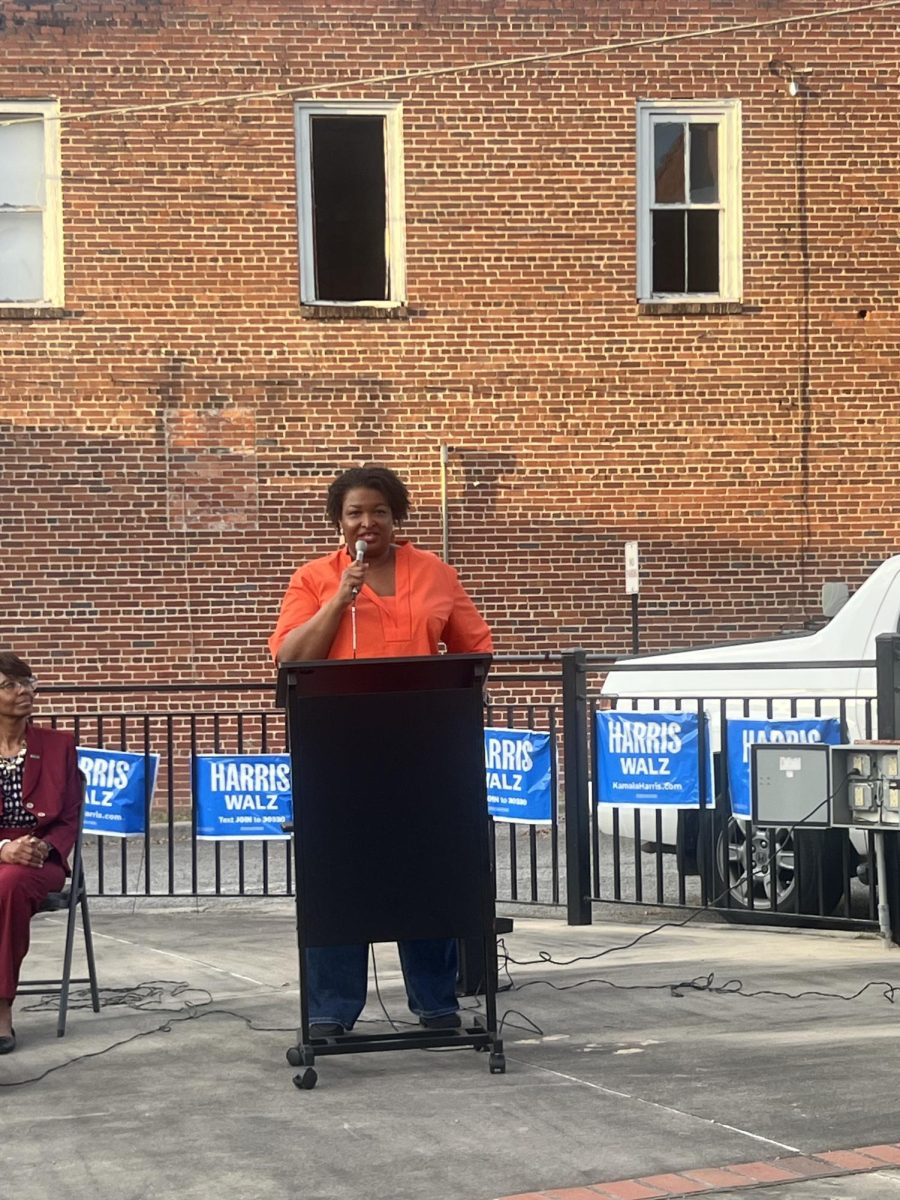 Stacey Abrams rallies supports for Harris in Milly